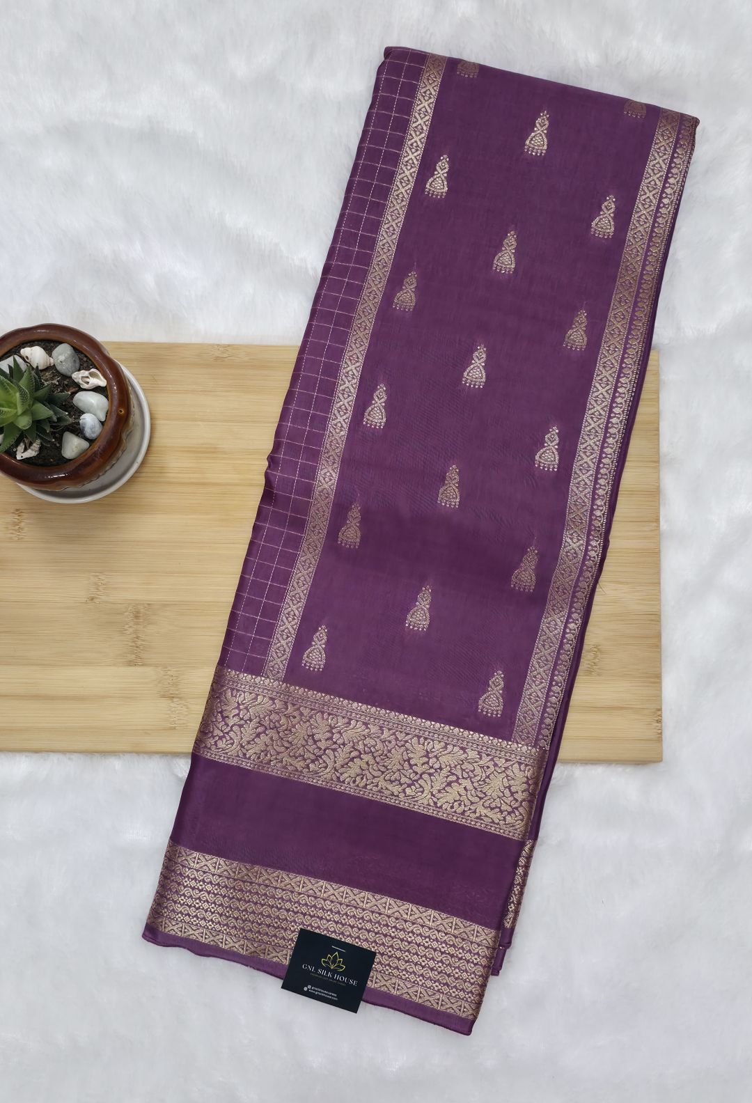 Lavender Pashmina Viscose Saree with Vertical Checks, Jumka Buttas & Bentex Border