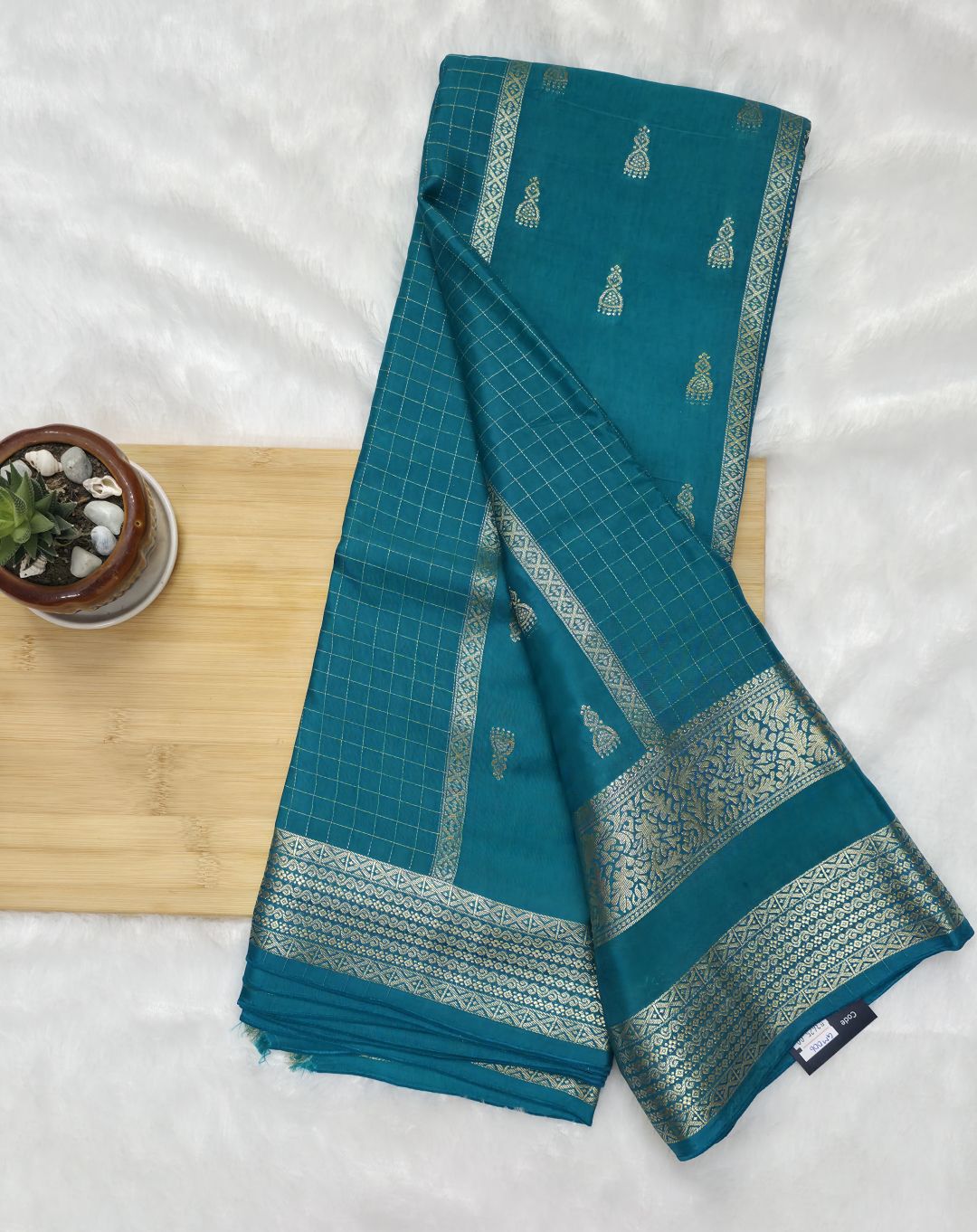 Classic Rama Green Pashmina Viscose Saree with Vertical Checks, Jumka Buttas & Bentex Border